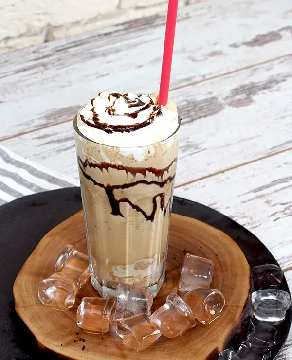 ÇİKOLATALI MİLKSHAKE